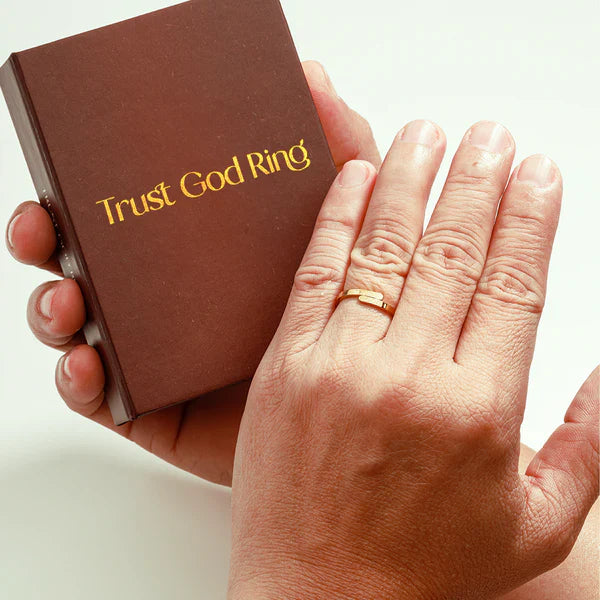 Gold trust GOD ring: The adjustable radiance of your faith